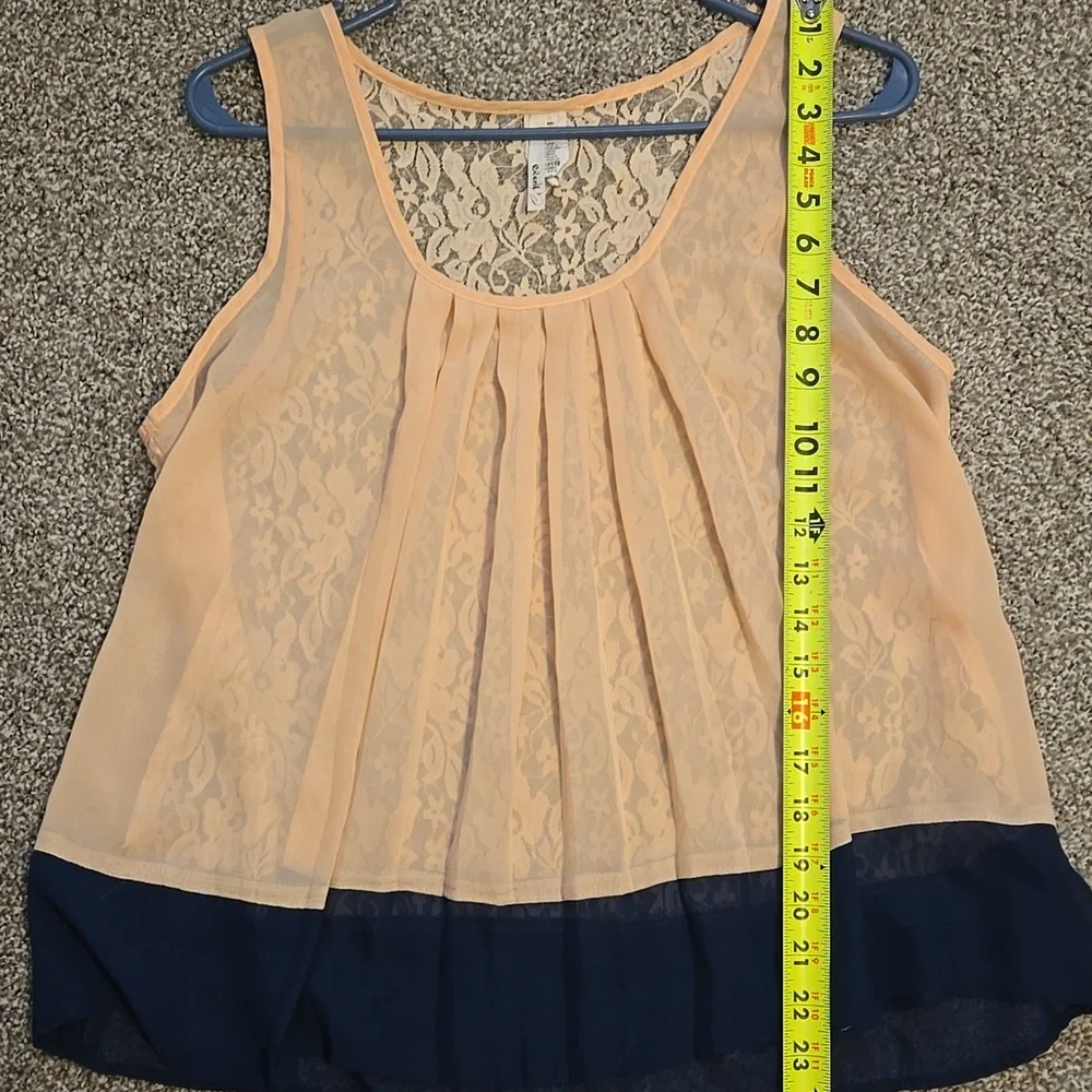 Event Peach and Navy Sleeveless Top With Lace Accents
